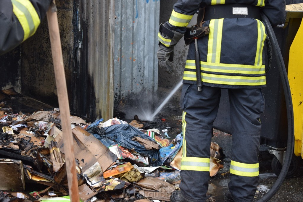 Feuer Koeln Vingst Wuerzburgerstr P08.JPG